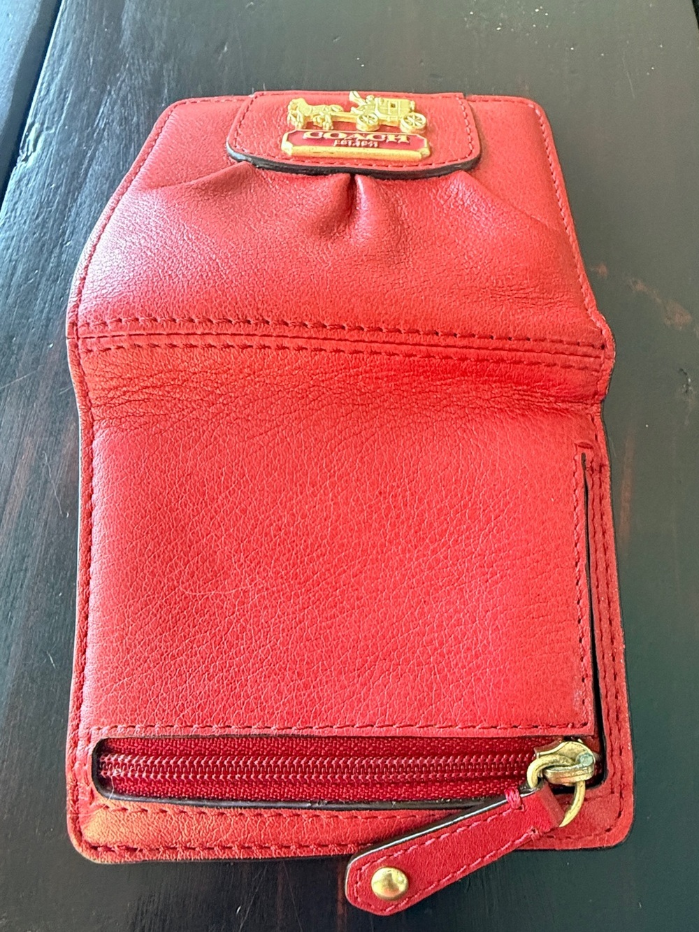 Coach Fire engine Red Leather
Wallet & Card Case w/Horse &
Carriage Logo NWOT - Picture 5 of 9